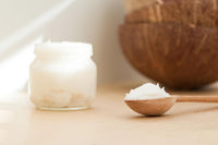 Kokosöl – sanfte Reinigungsbasis
